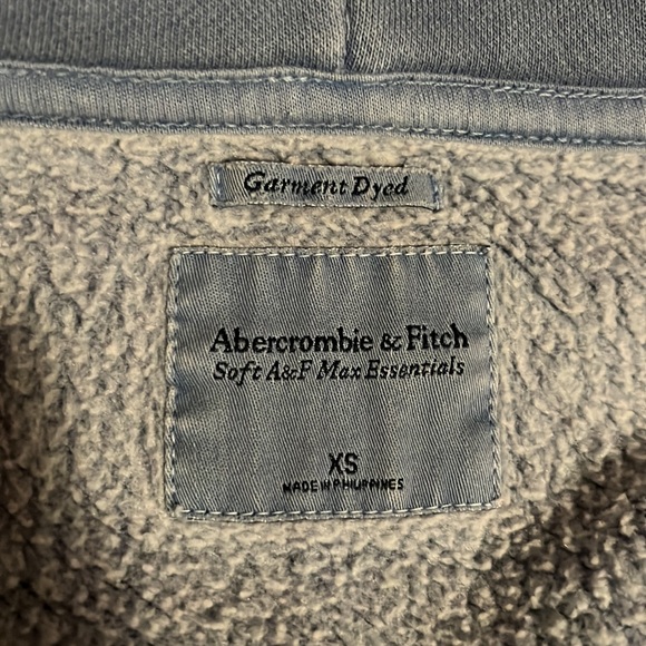 A&F cropped hoodie - Picture 7 of 8